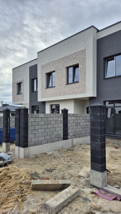 Продам котедж з міськими комунікаціями!