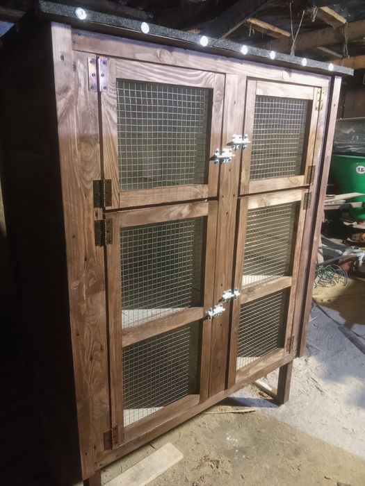 Kurniki , gołębniki i klatki dla królików