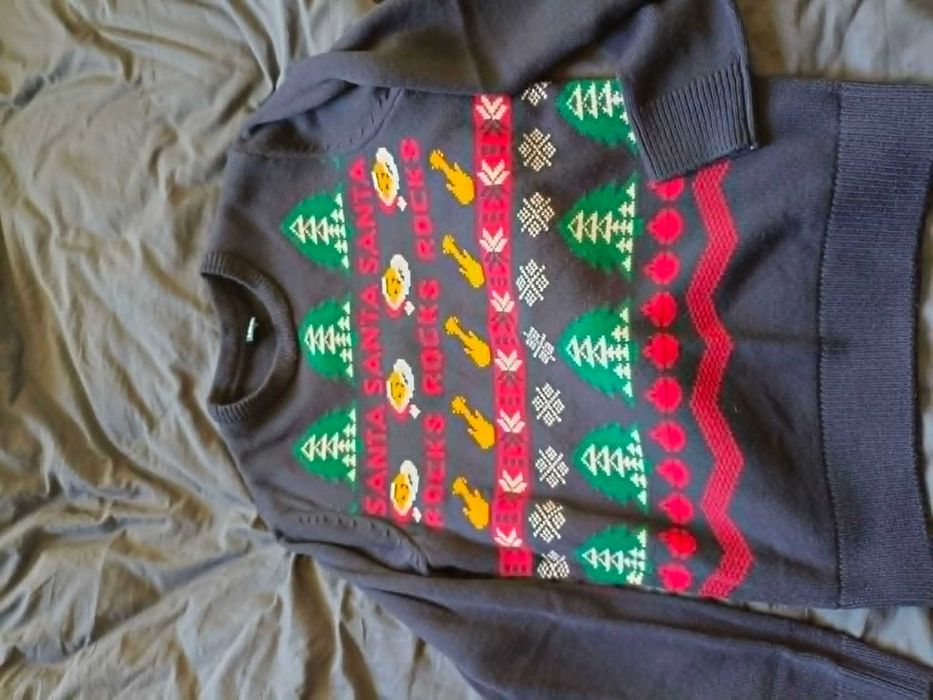 Świąteczny Sweter Santa Rocks