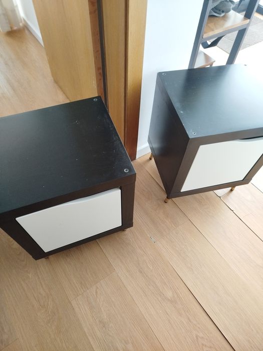 Conjunto de duas mesas cabeceira adaptadas Ikea