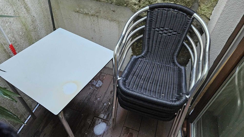 Conjunto Mesa + 4 Cadeiras Esplanada