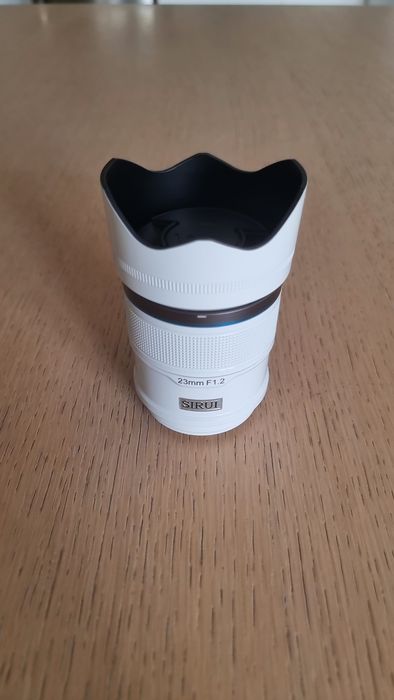 Objectiva  SIRUI Sniper 33mm f/1.2 AF