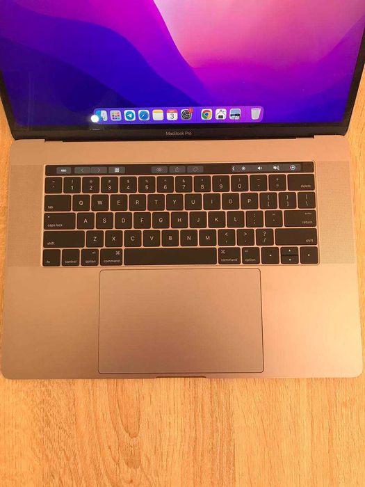 MacBook Pro 15" 2016 i7 2.6 GHz / 16GB RAM / Touch Bar—Мощный и надёжный