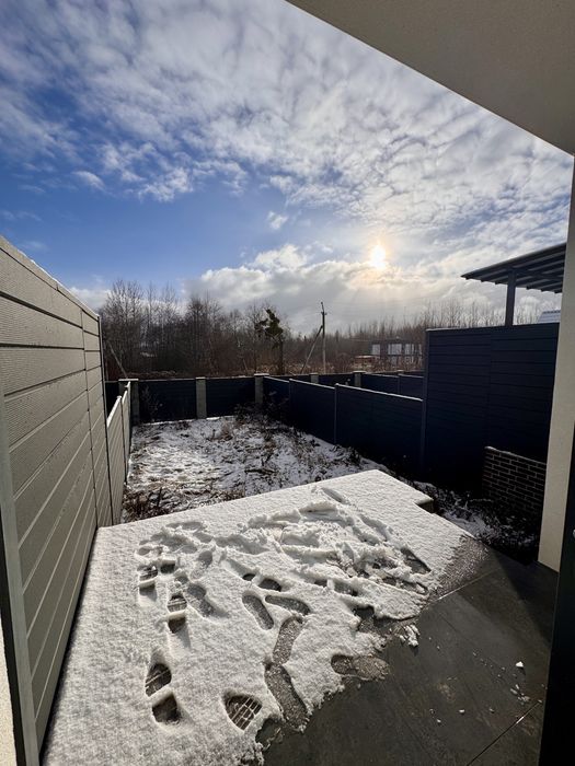 Таунхаус з закритою територією