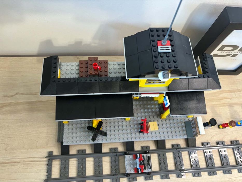 Lego trains 7997 train station