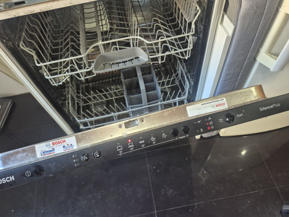 Maquina de lavar loiça BOSCH SMV51E10EU (avariada)