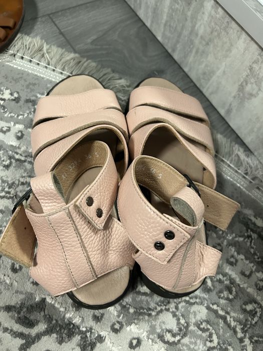 Жіночі сандалі 36 розмір