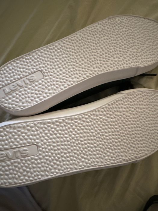 Tenis Levi’s novo