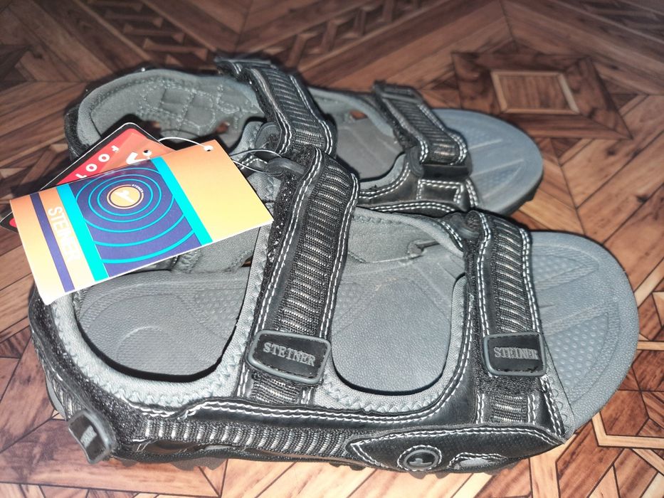 Продам нові босоніжки на хлопчика 37 розміру