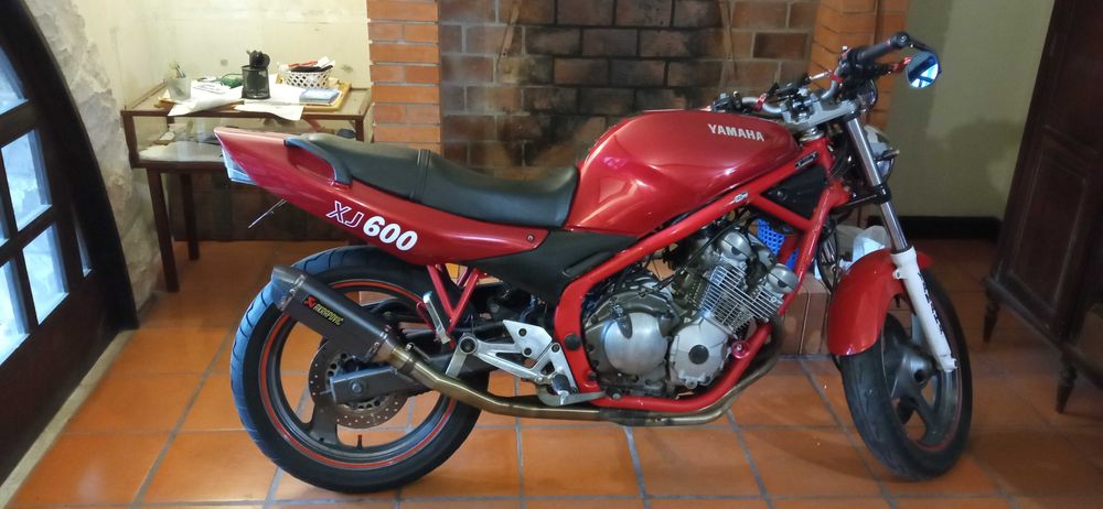 Mota Yamaha XJ600N verdadeira de 1993