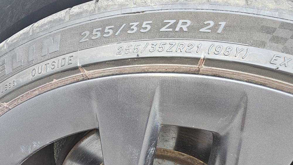 Мішелін 255 35 21 4s