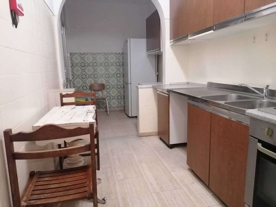 Quarto para arrendamento, permitidos casais, em Oeiras