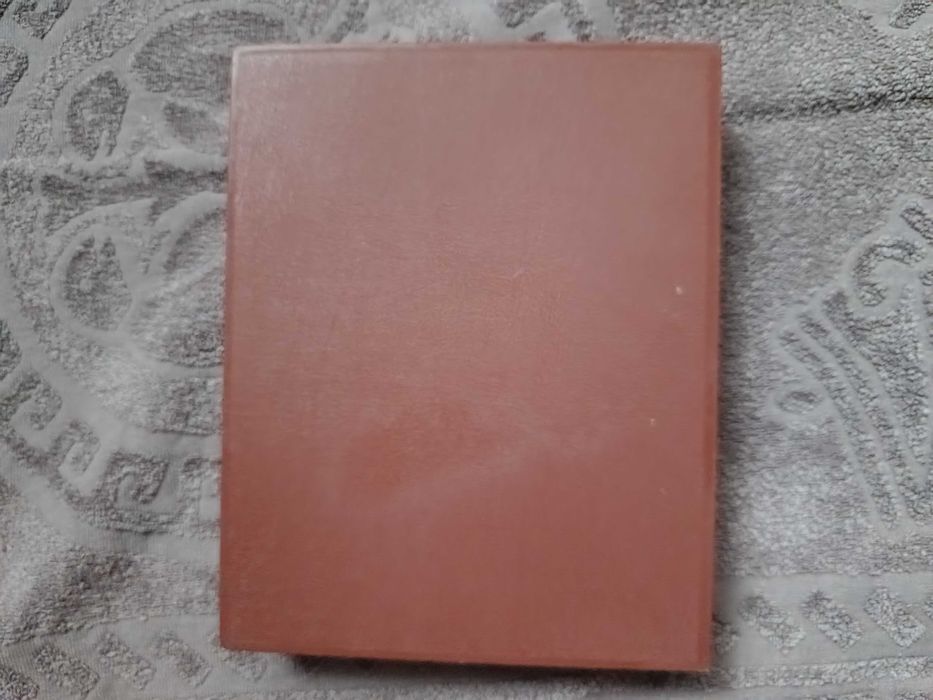 Пластиковий бокс коробка під журнали та інше.