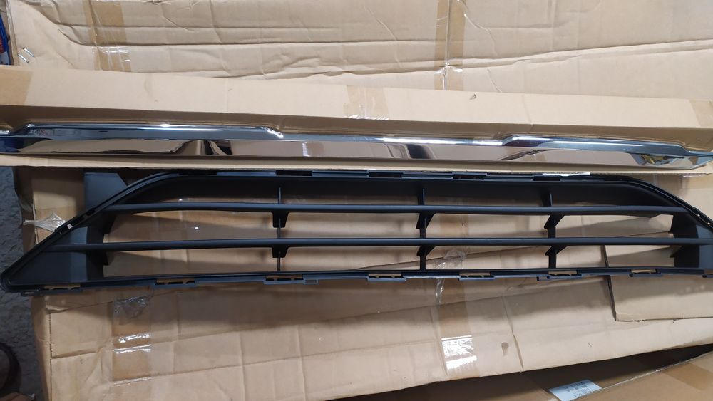 Решётка бампера ниссан рог Nissan Rogue X-trail 2017-2019