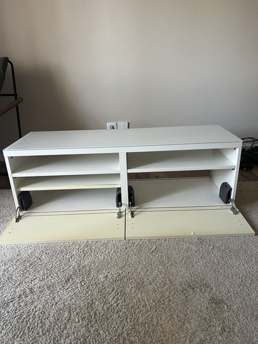 Móvel TV BESTA usado