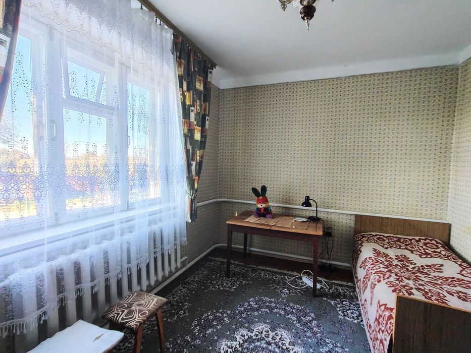Добротний цегляний будинок з усіма зручностями в с.Плоска