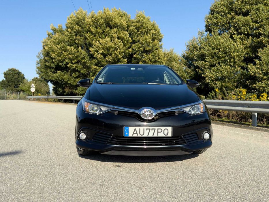 Toyota Auris 1.2T Comfort +P.Sport +NAV