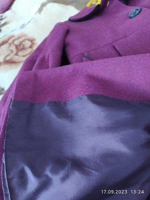 Продам пальто дитяче на  - 3 - 4 роки