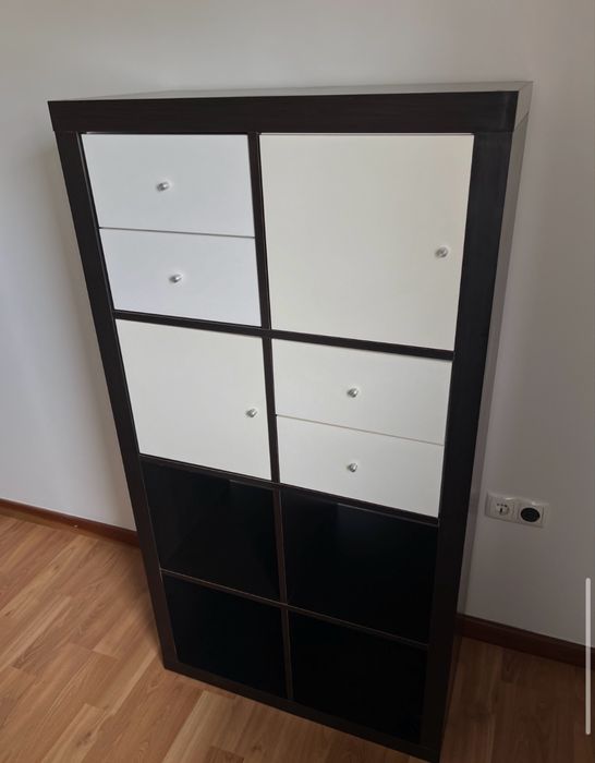 Estante IKEA EXPEDIT / KALLAX (77x147 cm) – preta/castanha