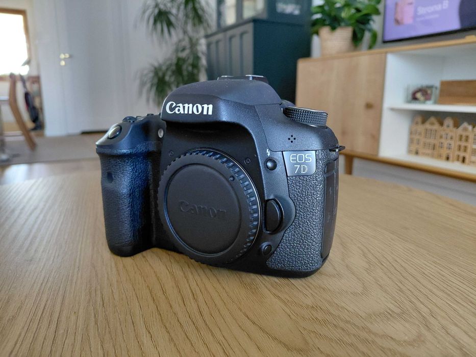 Canon eos 7d  idealny stan, niecałe 17,000 zdjęć