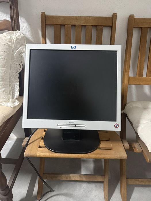 Computador Packard Bell ( para peças ) e ecra HP 1702