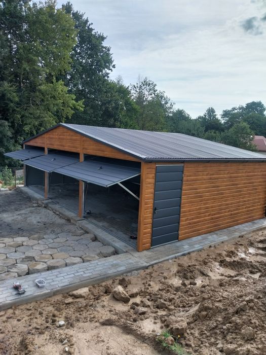Garaż blaszany drewnopodobny nowoczesny wygląd