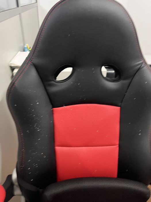 cadeira vermelha confortavel