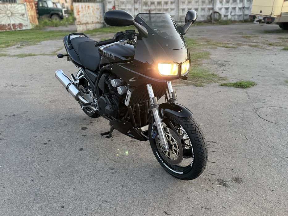 Продам Yamaha FZS600 fazer