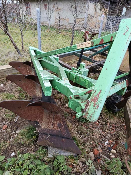 Продам плуг і косілку