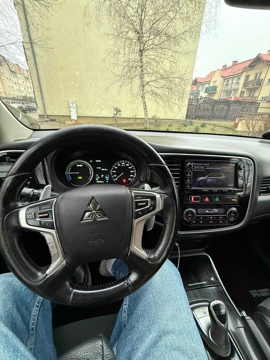 Mitsubishi Outlander PHEV • 2015 • Benzyna 2.0