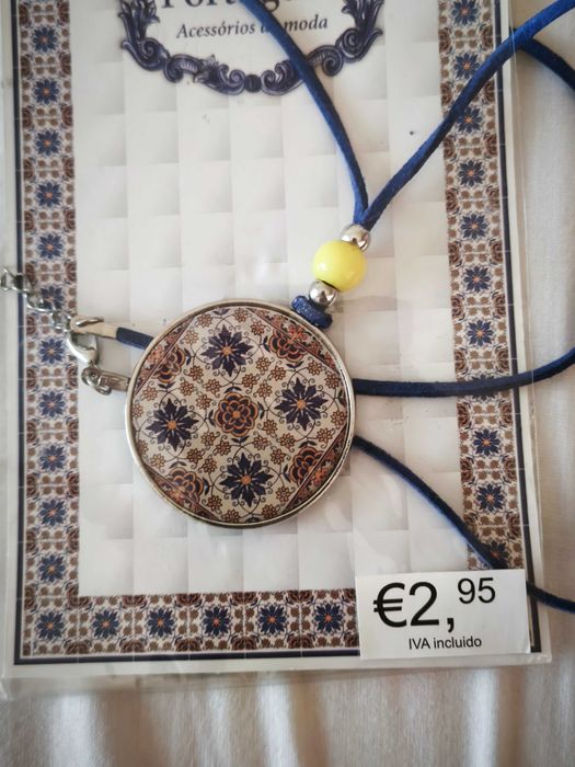 Colar azulejo português