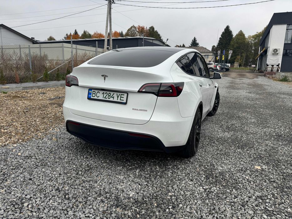 Tesla model Y Performance 2023