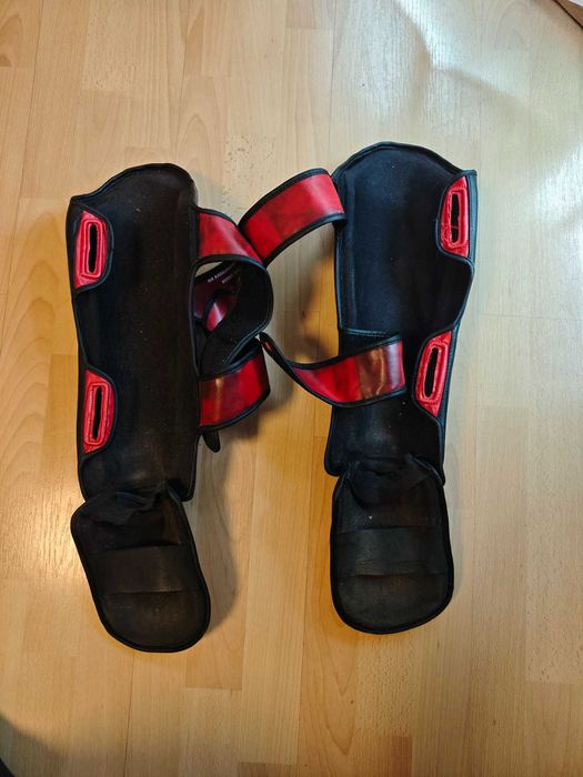 Ochraniacze goleni i stóp do kickboxingu/MMA Daniken