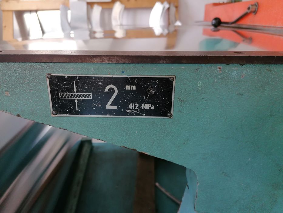 Guilhotina bacalhoeira com faca de corte