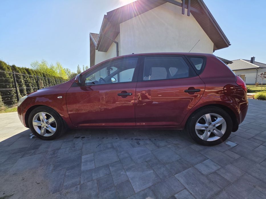 Zadbana kia ceed