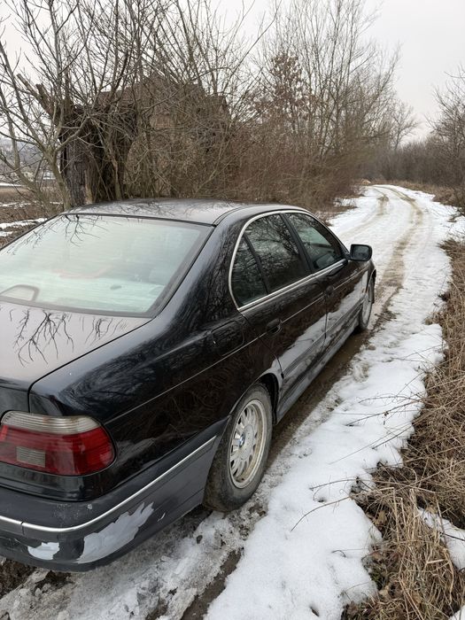 Продам BMW E39  525