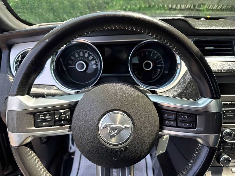 Ford Mustang      2014