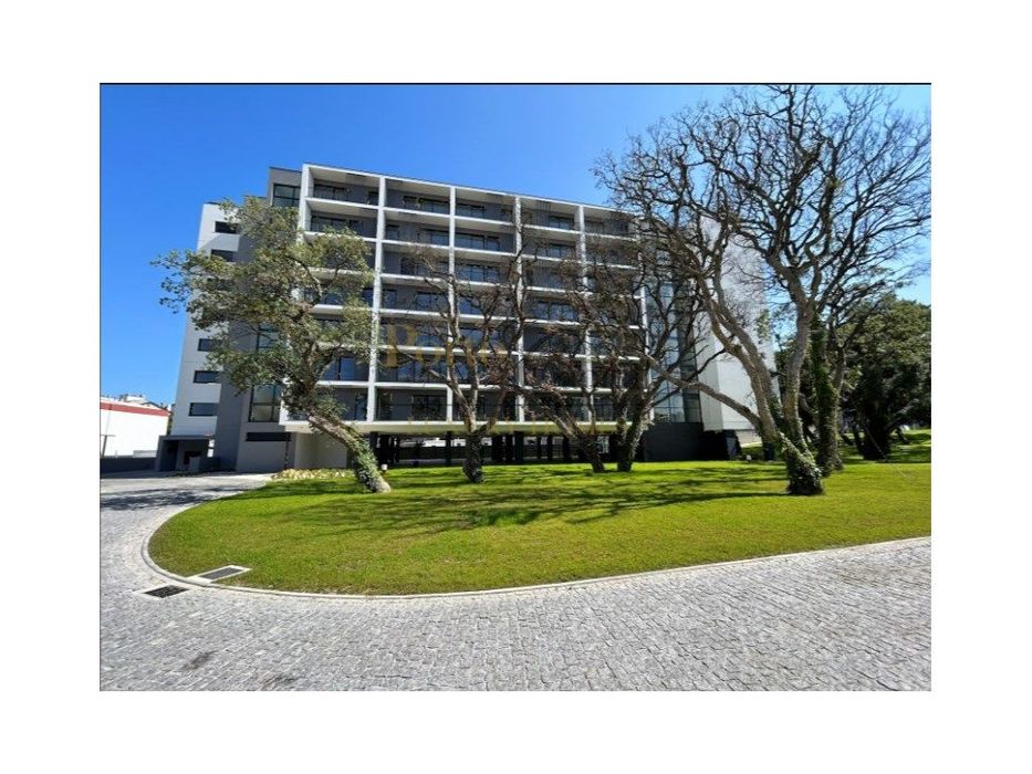 Excelente Apartamento T0 Novo, Com Cozinha Equipada E Lugar De Gara...