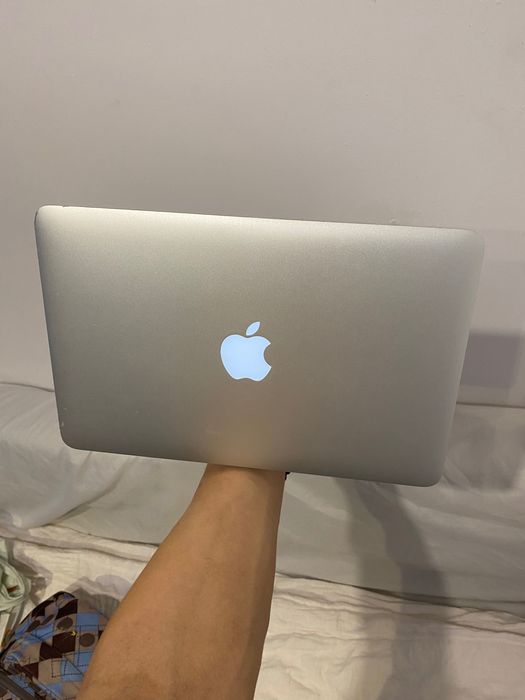 MacBook Air 11 macOS Catalina Core i5