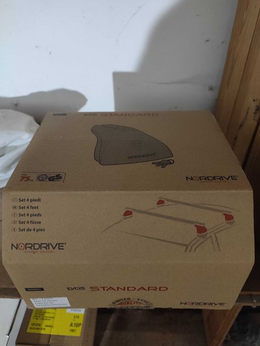 Barras de tejadilho Nordrive para VW Polo de 2009 a 2017 entre outros.