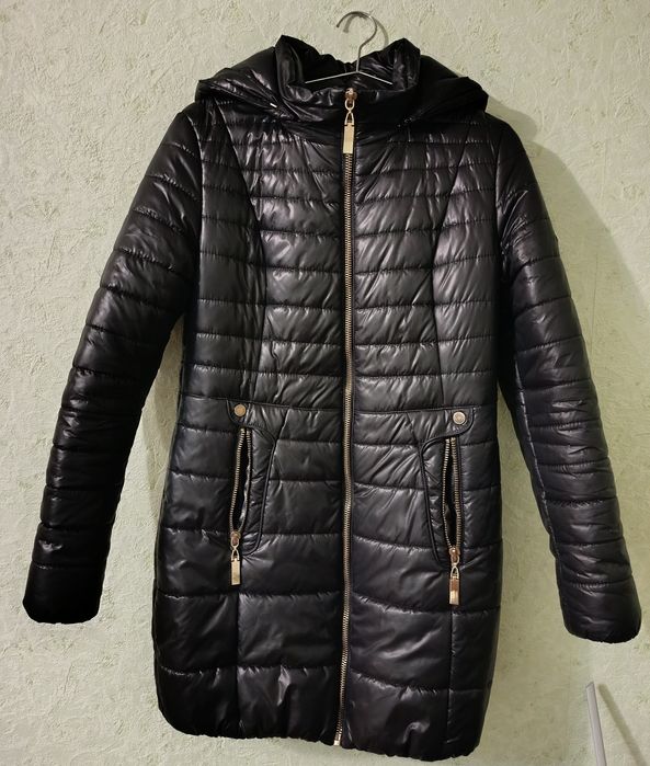 Продам 2  жіночі куртки(зима)