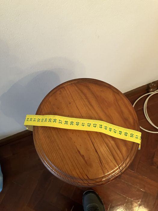 Coluna suporte em madeira