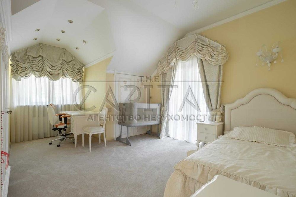 Продаж VIP будинку серед сосен у Стоянці/Басейн/Автономний/Закритий КГ