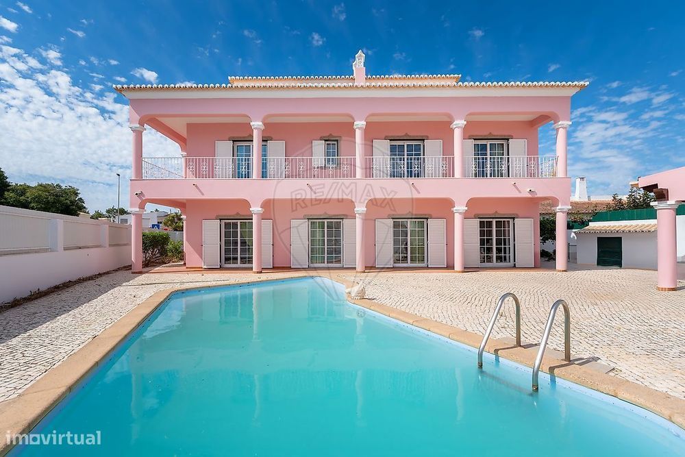 Moradia T7 para venda