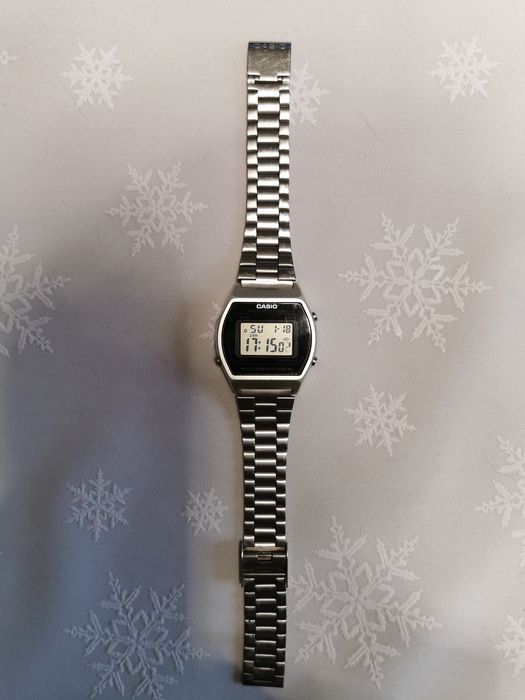 Zegarek CASIO B640W