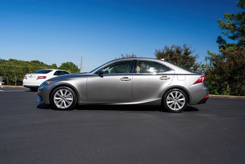 Lexus IS 300      2016