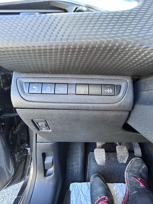 Peugeot 2008 1.6 hdi allure