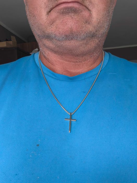 Elegancki naszyjnik stal szlachetna, 60 cm, + krzyżyk +czarne pudełko