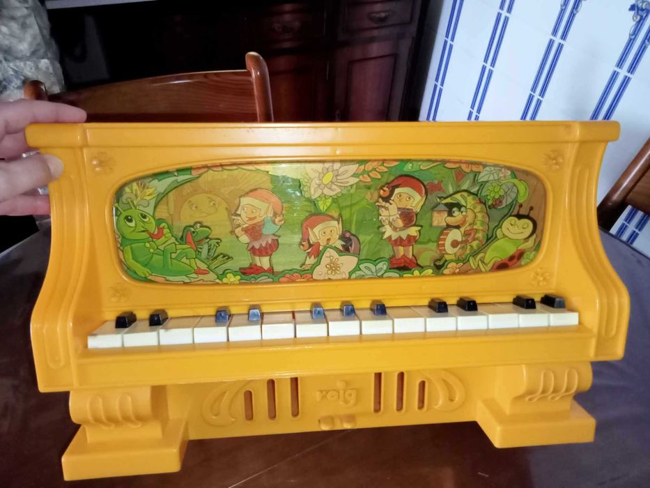Piano infantil Reig