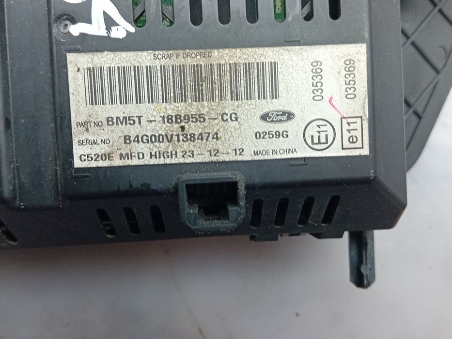 Display / ecrã de informações FORD Kuga II (DM2)